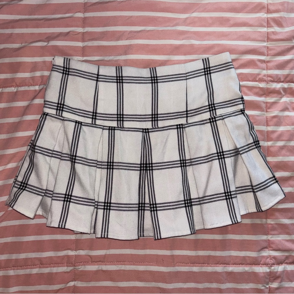 Aeropostale Plaid Pleated Skirt - Black and White | XS
